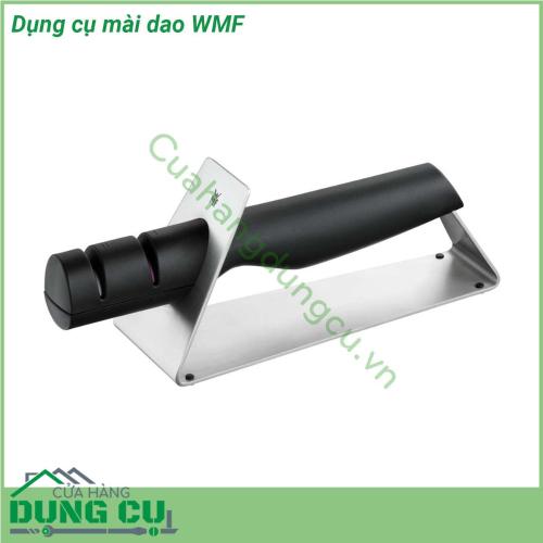 Dụng cụ mài dao WMF phù hợp với tất cả các loại dao nhà bếp bao gồm cả công nghệ cắt hiệu suất cao của WMF Dụng cụ mài dao WMF Gourmet giúp khôi phục độ sắc bén cao nhất của dao của bạn chỉ trong vài giây Với quá trình mài được thiết kế đơn giản và hiệu quả với hai giai đoạn mài đánh bóng đảm bảo tất cả dao đều sắc bén và hoạt động như mới