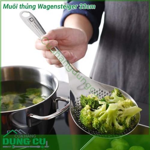 Muôi thủng Wagensteiger 32cm được làm từ chất liệu thép không gỉ cao cấp không độc hại cho sức khỏe Muôi có khả năng chịu nhiệt cao thích hợp dùng để trụng bún miến phở vớt rau đặc biệt là khi ăn lẩu  Muôi thiết kế vát và phẳng của cái muôi này di chuyển nhanh trên mặt chảo hay cả khay nướng Phía đầu muôi có lỗ để treo muôi lên cho ráo nếu cần Dễ dàng vệ sinh chùi rửa khi sử dụng xong