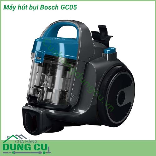 Máy hút bụi Bosch GC05 với công suất lên tới 700W và 3 đầu hút đảm bảo loại bỏ bụi và chất bẩn mọi ngóc ngách và trên tất cả các bề mặt từ thảm sàn đến cả sàn cứng như gạch đá sàn gỗ…Thiết kế tay cầm chống trượt Egro giữ cho bạn cầm ống hút chắc chắn không lo trượt tay khi di chuyển máy Bộ lọc HEPA ngăn chặn loại bỏ đa số các bụi bẩn vi khuẩn có trong không khí mang lại cho bạn làn không khí trong lành tốt cho sức khỏe hơn