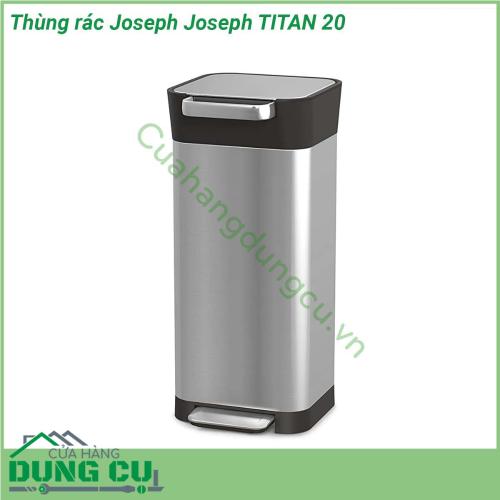 Thùng rác Joseph Joseph TITAN 20 có thiết kế sang trọng hiện đại hơn so với những thùng rác nhựa thông thường Thiết kế hình hộp chữ nhật giúp thùng dễ dàng đứng sát các góc tường mang lại cảm giác tiết kiệm không gian hơn so với thùng hình tròn  Thiết kế chống rách không làm căng quá mức và làm thủng túi rác Kèm theo một ngăn lọc mùi được tích hợp trong nắp giúp loại bỏ những mùi khó chịu