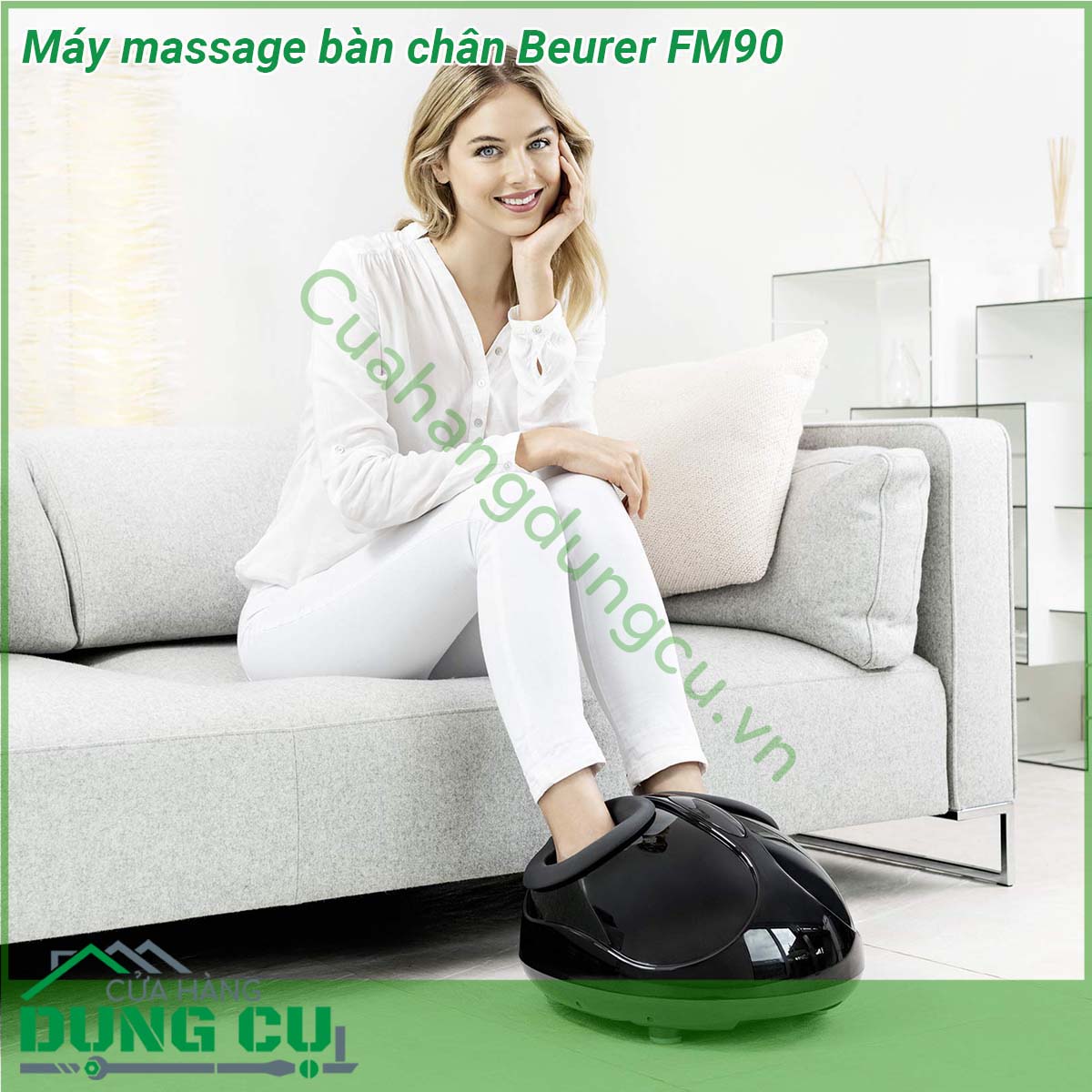 Máy massage bàn chân Beurer FM90 có kiểu dáng gọn gàng dễ sử dụng với hệ thống đèn LED giúp bạn quan sát dễ dàng các chức năng đang hoạt động vỏ máy có thể dễ dàng tháo rời để giặt sạch định kì đảm bảo vệ sinh Bên cạnh đó phần đặt bàn chân vừa vặn với cỡ giày 46 vì vậy mọi người trong gia đình đều có thể sử dụng  Máy massage này sẽ giúp kích thích tuần hoàn máu thúc đẩy tái tạo tế bào mới thư giãn các cơ bị căng cũng như tăng cường sức khỏe và độ dẻo dai cho đôi chân nâng cao sức khỏe cho bạn