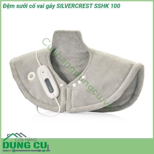 Đệm sưởi cổ vai gáy SILVERCREST SSHK 100 được thiết kế làm dịu sự ấm áp cho vùng vai và cổ Với chất liệu mặt trên siêu mềm thoáng khí dễ chăm sóc và vệ sinh - có thể giặt bằng máy ở 30 °C (chu kỳ cực kỳ nhẹ nhàng)  Với 6 mức nhiệt độ điều chỉnh riêng bằng các nút ấn Tự động tắt sau khoảng 90 phút