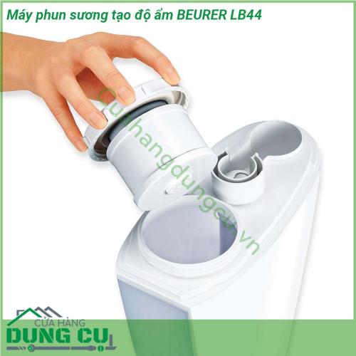 Máy phun sương tạo độ ẩm BEURER LB44 có kiểu dáng rất sang trọng với màu trắng hiện đại giúp bạn có thể đặt nó ở bất cứ đâu mà không sợ làm xấu đi không gian của mình Khoang chứa nước thiết kế với màu trong suốt giúp bạn dễ dàng quan sát để chế thêm nước khi cần tránh bị gián đoạn hoạt động  Núm xoay giúp bạn dễ dàng vận hành sản phẩm Phần nắp máy làm bằng inox hạn chế bám bẩn và dễ làm sạch Thiết kế nhỏ gọn của sản phẩm không làm tốn quá nhiều diện tích không gian của bạn