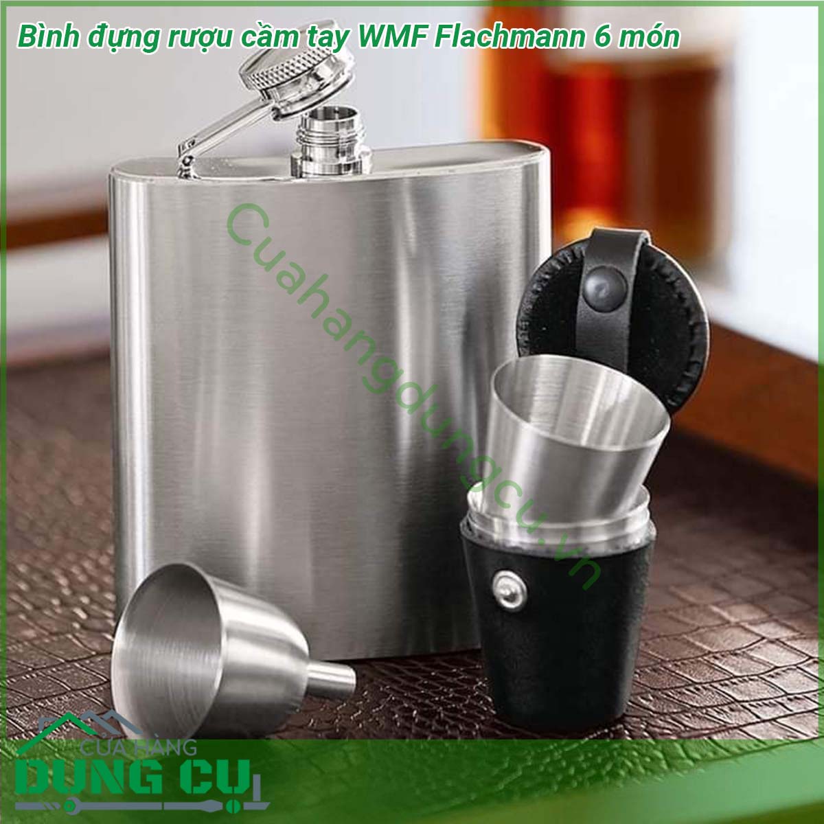 Bình đựng rượu cầm tay WMF Flachmann 6 món được làm từ chất liệu thép không gỉ Cromargan 18 10 không mùi vị chống được axit cực kì an toàn cho sức khỏe Kiểu bình bo dẹp độc nhất chắc chắn đơn giản mà tinh tế nắp đậy kín không để chảy hoặc bay hơi rượu quý bên trong bình  Bình có thiết kế chống rò rỉ hoàn toàn đảm bảo không có giọt nào thoát ra ngoài bất kể hoạt động nào Trong khi phễu đi kèm đổ đầy bình dễ dàng và không bị tràn