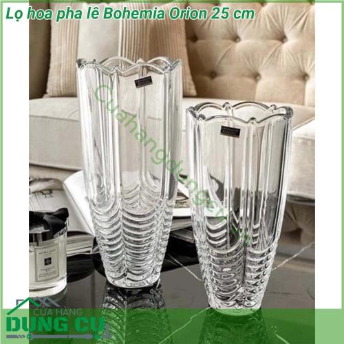 Lọ hoa pha lê Bohemia Orion 25 cm làm bằng pha lê cao cấp của Tiệp Khắc có độ sáng bóng hoàn hảo và độ cứng vượt trội có khả năng chống vỡ chống trầy xước và không bị ngả màu theo thời gian Lọ hoa có thiết kế mạng nhện vui tươi Nó trông thanh lịch và làm sáng lên bất kỳ nội thất nào