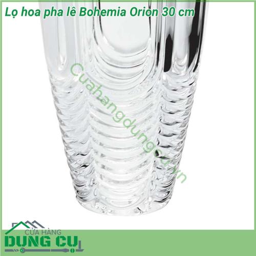 Lọ hoa pha lê Bohemia Orion 30 cm làm bằng pha lê cao cấp của Tiệp Khắc có độ sáng bóng hoàn hảo và độ cứng vượt trội có khả năng chống vỡ chống trầy xước và không bị ngả màu theo thời gian Lọ hoa có thiết kế mạng nhện vui tươi Nó trông thanh lịch và làm sáng lên bất kỳ nội thất nào Nó có hình dạng của một bông hoa khép kín Với chiều cao 300mm nó phù hợp với những bó hoa và đồ trang trí nhỏ hơn  